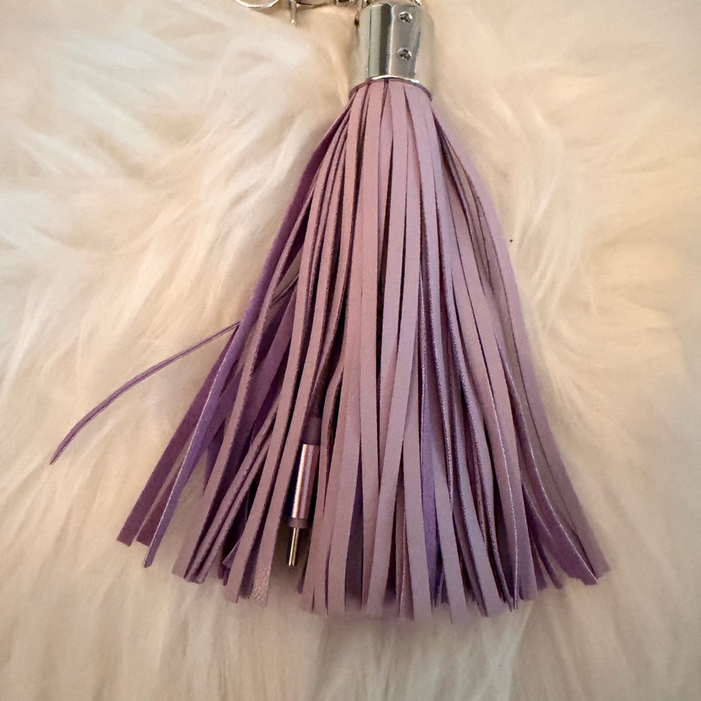 Bolsetta Universal Charging Tassels for Apple & Android - Purple